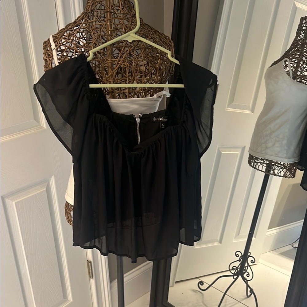 Derek Heart Black Ruffled Front Sleeveless Blouse